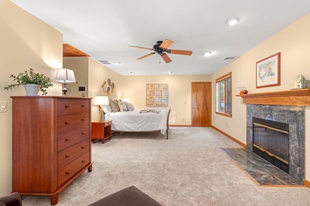 56 School St, Dunstable, MA 01827