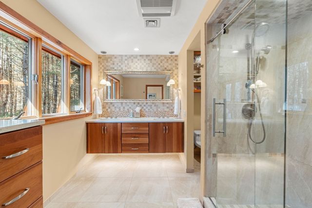 56 School St, Dunstable, MA 01827