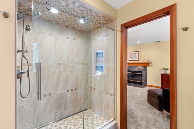 56 School St, Dunstable, MA 01827