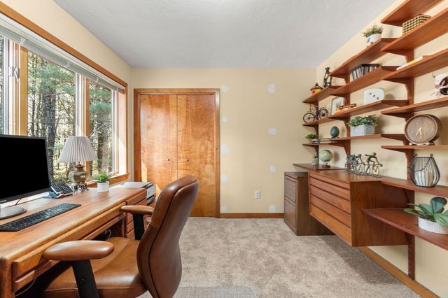 56 School St, Dunstable, MA 01827