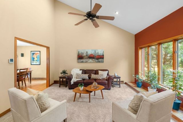 56 School St, Dunstable, MA 01827