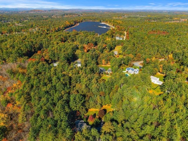 56 School St, Dunstable, MA 01827