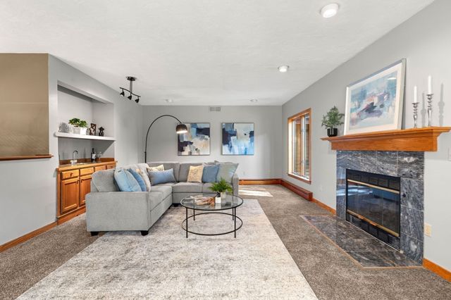 56 School St, Dunstable, MA 01827