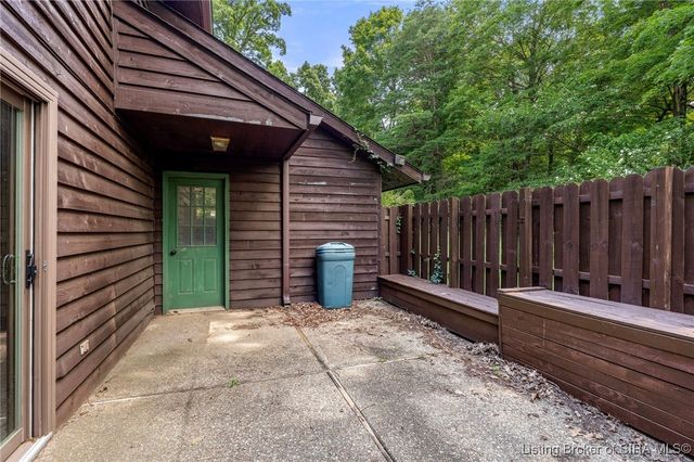 4505 Lake Forest Court, Charlestown, IN 47111