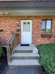 11 King Arthur Drive 4F, East Lyme, CT 06357