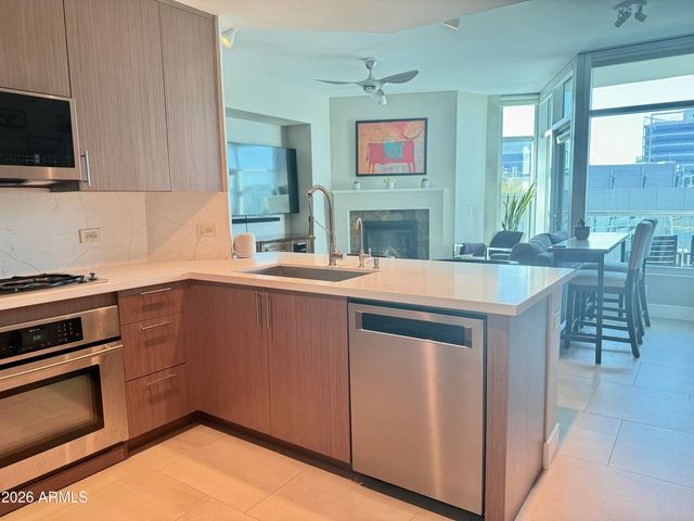 140 E RIO SALADO Parkway 702, Tempe, AZ 85281