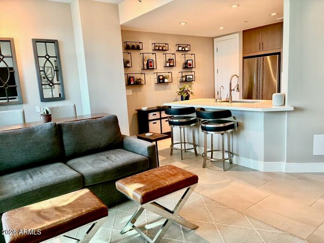 140 E RIO SALADO Parkway 702, Tempe, AZ 85281