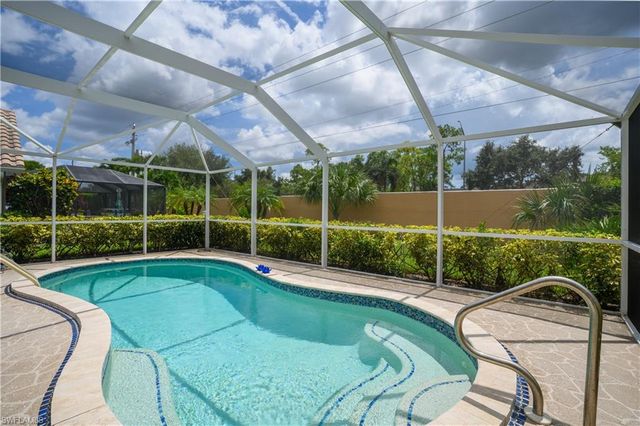 5854 Westbourgh CT, Naples, FL 34112