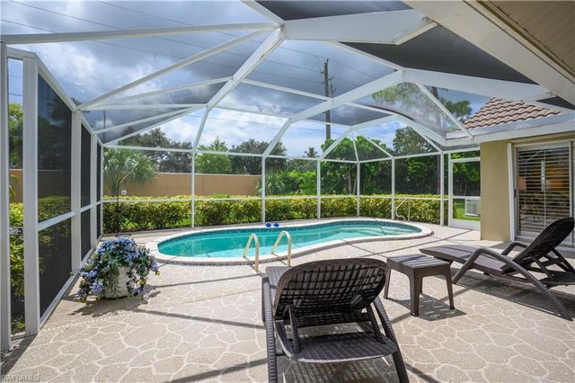 5854 Westbourgh CT, Naples, FL 34112