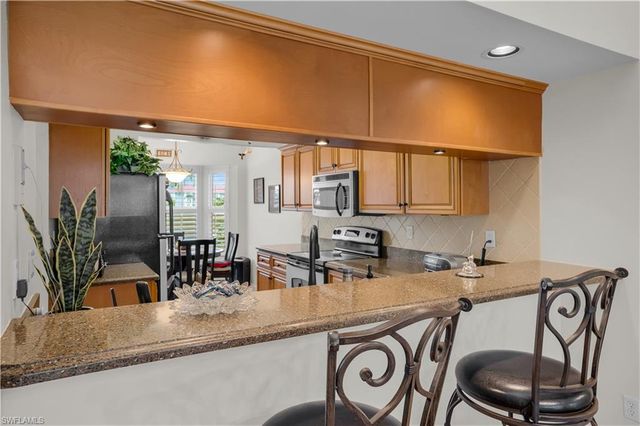 5854 Westbourgh CT, Naples, FL 34112