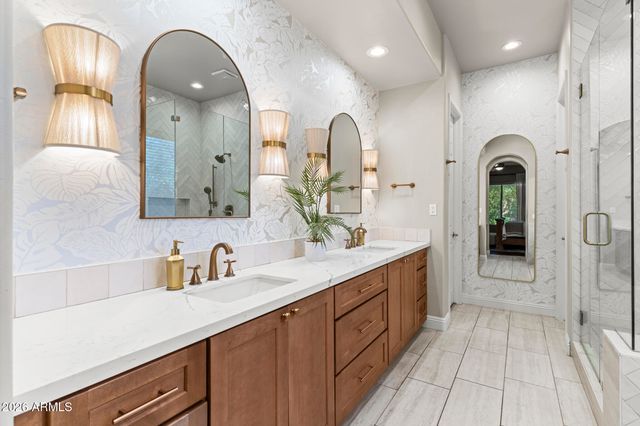 3948 E PARKSIDE Lane, Phoenix, AZ 85050