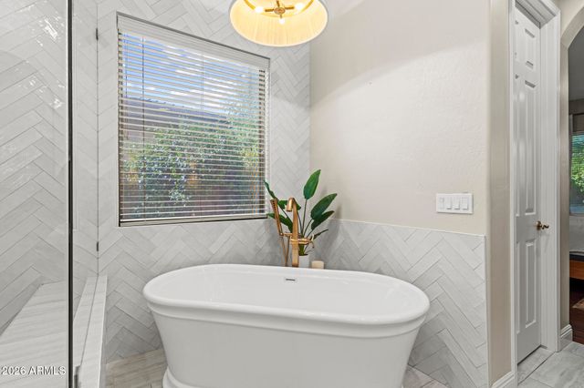 3948 E PARKSIDE Lane, Phoenix, AZ 85050