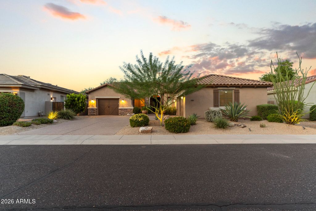 3948 E PARKSIDE Lane, Phoenix, AZ 85050 — photo 2