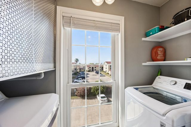 7000 Seawall Boulevard 431, Galveston, TX 77551