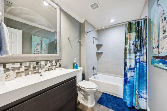 7000 Seawall Boulevard 431, Galveston, TX 77551