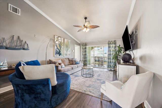 7000 Seawall Boulevard 431, Galveston, TX 77551