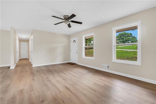 1558 Tanglewood Way NW, Conyers, GA 30012