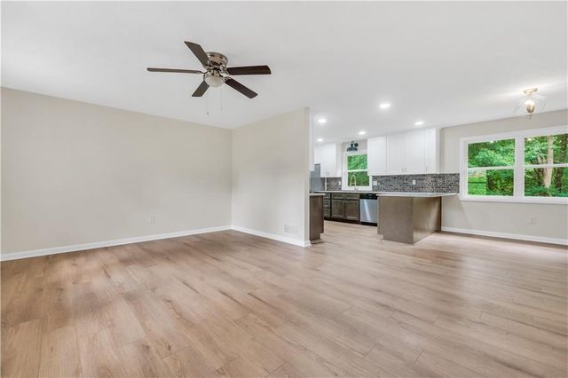 1558 Tanglewood Way NW, Conyers, GA 30012