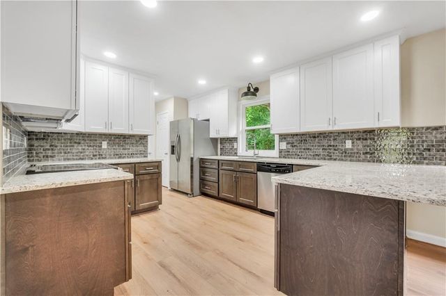 1558 Tanglewood Way NW, Conyers, GA 30012
