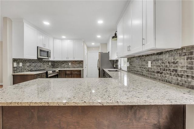 1558 Tanglewood Way NW, Conyers, GA 30012