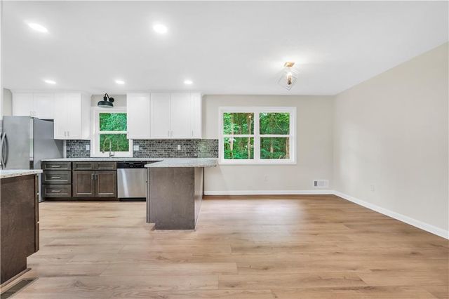 1558 Tanglewood Way NW, Conyers, GA 30012