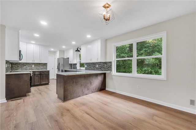 1558 Tanglewood Way NW, Conyers, GA 30012