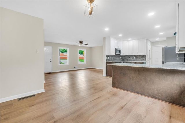 1558 Tanglewood Way NW, Conyers, GA 30012
