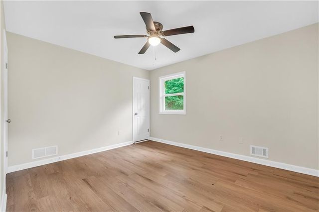 1558 Tanglewood Way NW, Conyers, GA 30012