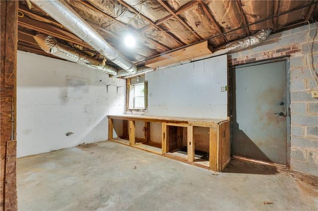 1558 Tanglewood Way NW, Conyers, GA 30012