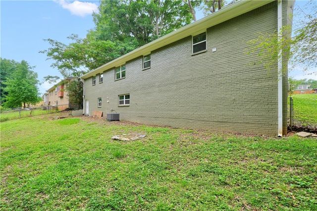 1558 Tanglewood Way NW, Conyers, GA 30012