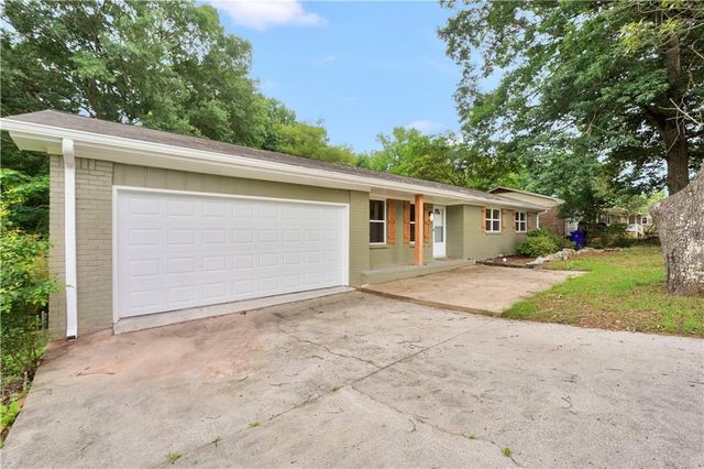 1558 Tanglewood Way NW, Conyers, GA 30012
