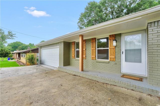 1558 Tanglewood Way NW, Conyers, GA 30012
