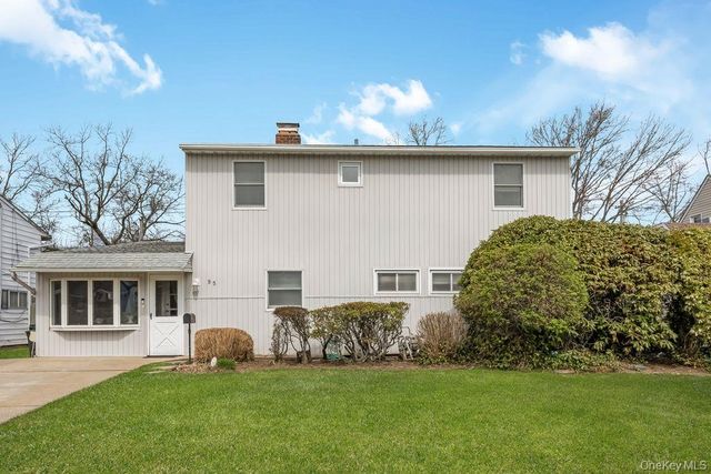 95 Elm Drive N, Levittown, NY 11756