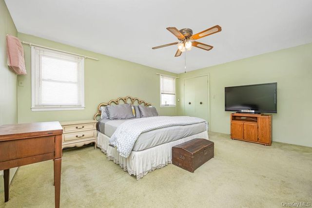95 Elm Drive N, Levittown, NY 11756