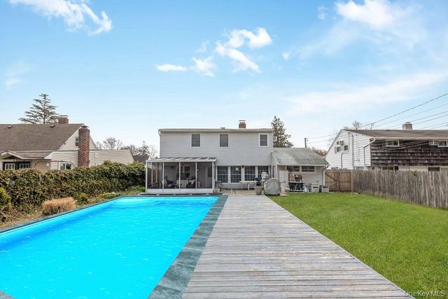 95 Elm Drive N, Levittown, NY 11756