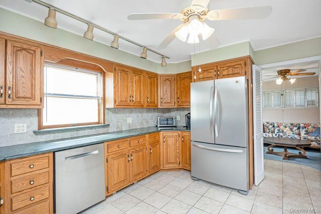 95 Elm Drive N, Levittown, NY 11756