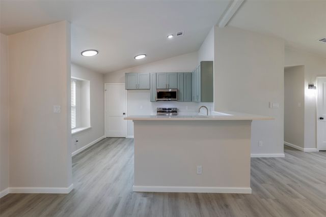 4201 Arbor Creek Drive, Carrollton, TX 75010