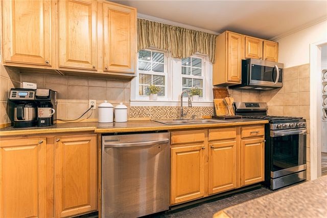 1149 Greenwich Avenue, Warwick, RI 02886