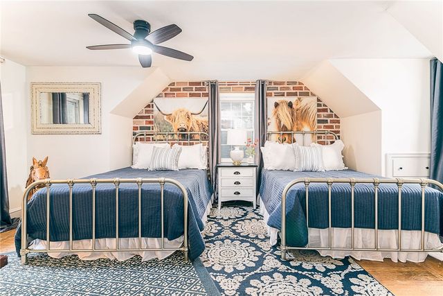 1149 Greenwich Avenue, Warwick, RI 02886