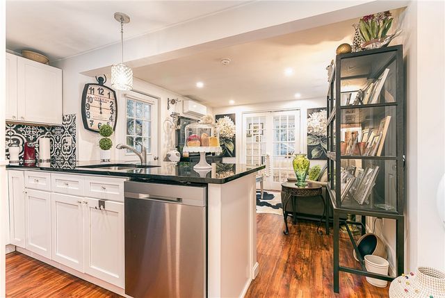 1149 Greenwich Avenue, Warwick, RI 02886