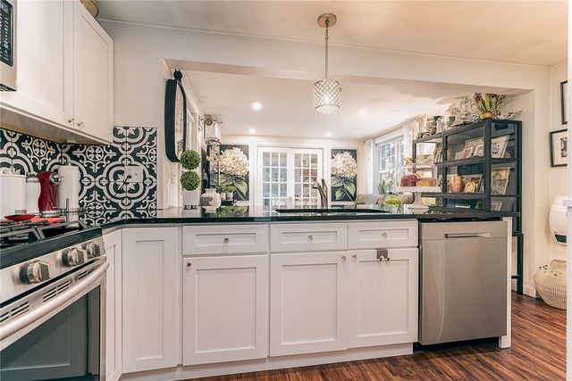 1149 Greenwich Avenue, Warwick, RI 02886
