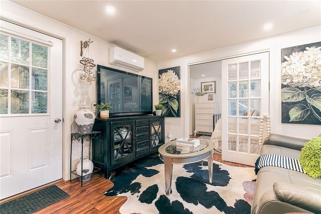 1149 Greenwich Avenue, Warwick, RI 02886