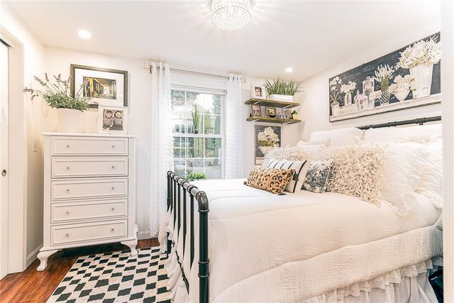 1149 Greenwich Avenue, Warwick, RI 02886