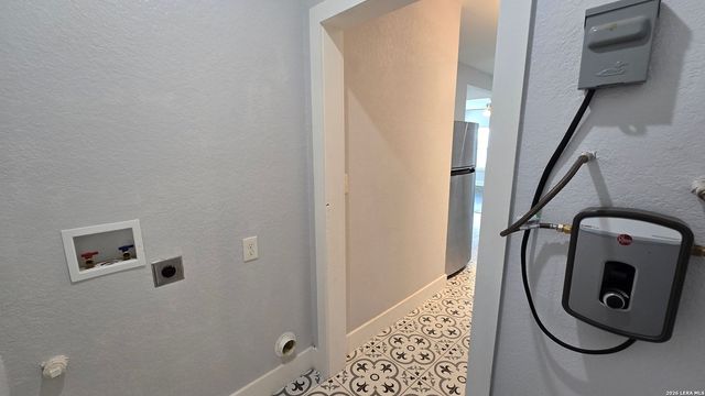 1026 W French Pl Apt 2, San Antonio, TX 78212