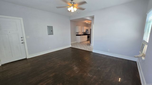 1026 W French Pl Apt 2, San Antonio, TX 78212