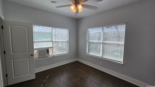 1026 W French Pl Apt 2, San Antonio, TX 78212
