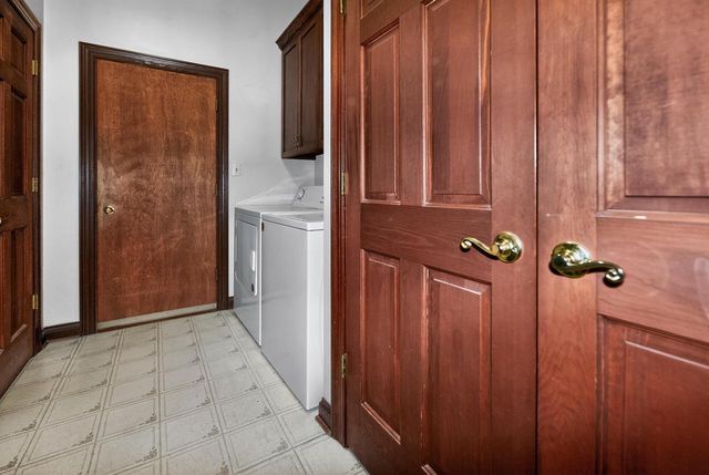 2075 Parkwood COURT, Grafton, WI 53024