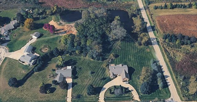 2075 Parkwood COURT, Grafton, WI 53024