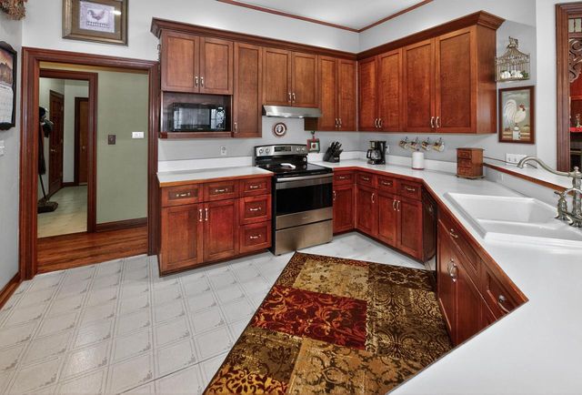 2075 Parkwood COURT, Grafton, WI 53024