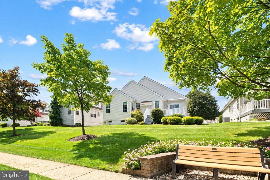 8 ZINNIA WAY, LANGHORNE, PA 19047 — photo 3